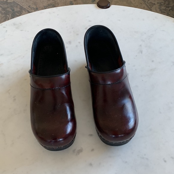 Dansko Maroon leather clogs - Picture 2 of 4
